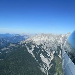 Flugwegposition um 13:13:54: Aufgenommen in der Nähe von Gemeinde Leogang, 5771 Leogang, Österreich in 2245 Meter